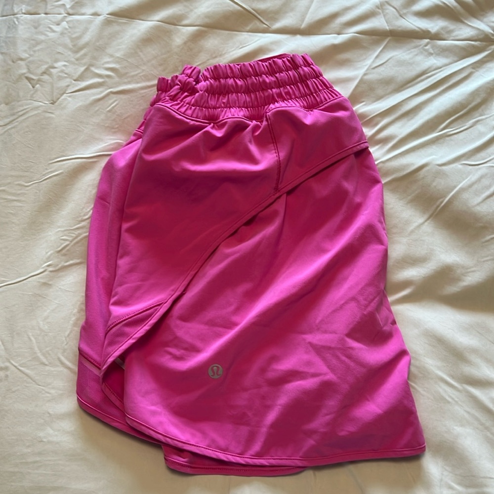 Lululemon hottie hot skirt size 12 fuchsia